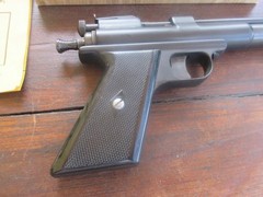 PLAINSMAN CO2 GAS PISTOL .22 CAL CHALLENGER ARMS CO.
