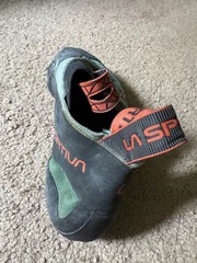 La Sportiva Mantra Climbing Shoes — Size EU 40.5 (US M8/W9) — No-Edge Slipper
