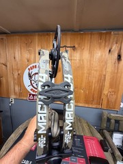 PSE Mach 34 EC2, RH, 26.5-32in DL, 60-70lb DW, Custom Camo, Gas Strings