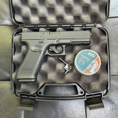 Glock 17 Gen 5 Air Pistol Comes With Case, Ammo And Tool
