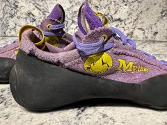 LA SPORTIVA Mythos Purple Rock Climbing Shoes Women’s Size 39 / US 8.5 Italy GUC