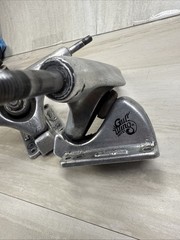 Set Gullwing Charger 50° Neil Carver 9″ Skateboard Trucks