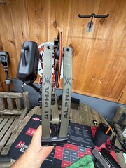 Hoyt Alpha X 33 Bow. RH 60-70lbs Trophy Ridge Propel rest & React 4. Shrewd