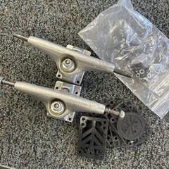 USA Vintage Independent Trucks Stage 169 Stage 9 Pair of 2 With Bolt Risers