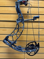 Obsession Defcon M2 6 Compound Hunting Bow – 70#, 27” – Item 3754