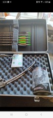 Browning Compound Bow Hunting Right-Hand Camouflage w/ Hard Case & Arrows