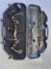 PSE Brute Nxt Rts Compound Bow Package Right Hand 70 lbs
