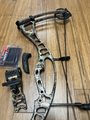 Hoyt Maxxis 31 RH 60-70# 28-30” XTR Cam no.3 Fuse Sight Grip New GAS Strings