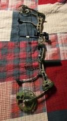 BEAR MAULER COMPOUND HUNTING BOW RIGHT HAND ARCHERY BOW REALTREE APG CAMO