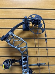 Bear Legit Maxx RH Compound Bow – 14-30”, 10-70# – Item 6019
