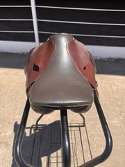 Youth English Saddle 15″ Budget Friendly. Good Condition. Maker Unknown