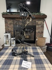 Diamond Archery Edge XT RH Compound Bow Camo Black 70lb 30in DL 31in