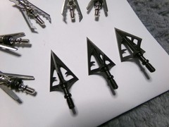5 Rage Hypodermic mechanical Broadheads 100 Grain Slipcam + 3 unknown EUC