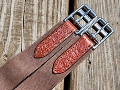 CWD Chestnut/Tan Padded Anatomic English Jumper Girth – 50″/125cm – Used Once!