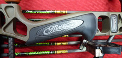 MATHEWS V3X 29” RH COMPOUND BOW 60-70 LB, SIGHTS, QUIVER, NICE SHAPE