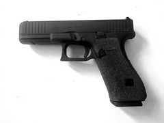 GHK Airsoft G17 Gen 5, cal 6mm. MOS Version 1 with 4 optic plates included.