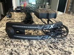 Matthews V3X 33 Compound Bow Right-Hand with Arrow Rest