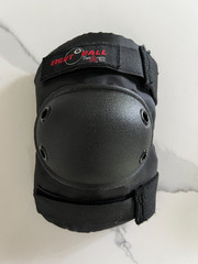 Eight Ball Kids 8+ Sport Knee Elbow Wrist Pad – Set of 3 – Black