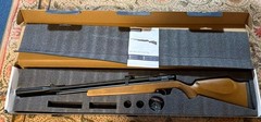 Diana Stormrider .22 Caliber 950 FPS Wood Stock Air Rifle Kit. New & Barrel Band
