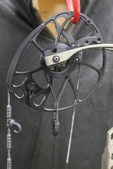 Mathews V3 31 – LH – 65# – 28.5″ – Ambush – HDX – Peep