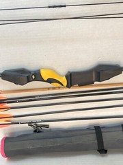 Barnett Duck Commander Compound Bow with Quiver and Arrows