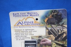 NEW Alpine Archery Soft Loc Quiver, Treestand Mounting Bracket-OLD STOCK