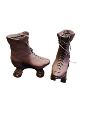 Pair of 2 Vintage Roller Skates Ceramic Heavy Size 4 x 4 3/4” x 1 3/4″