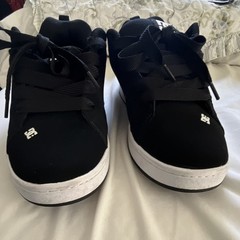 DC shoes court graffik black and white skate shoes size 10.5