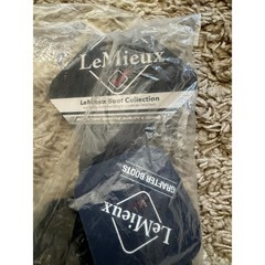 LeMieux Grafter Brushing Boots Hunter Green Size M Horse Leg Protection NWT