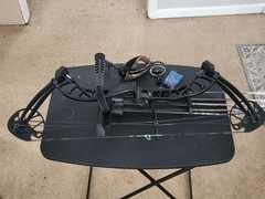 PSE Black Compound bow Package w/ Scope/Sight, Quiver & 5 Bolts/Arrows