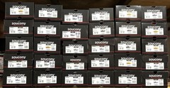 Wholesale Saucony Men Women Running Track & Field Shoes Qty (100)
