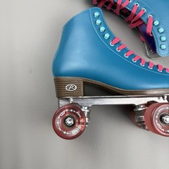 Riedell Womens Outdoor Roller Skates Quad Orbit Size 7 Lagoon Multi Blue Pink