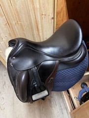 2016 Custom Saddlery Advantage R Monoflap Dressage Saddle 17.5″ NM (see details)