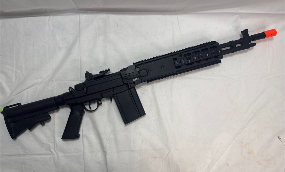 All Metal Airsoft Gun Tested Working. Battery Not Included