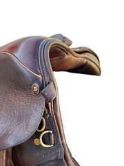 Barnsby Leng 19″ Made in England with a deep seat and adjustable stirrup bars.
