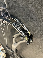 2025 PSE MACH 30 DS Black EC2 Cam 24.5”-30” DL 60-70lb RH Compound Bow