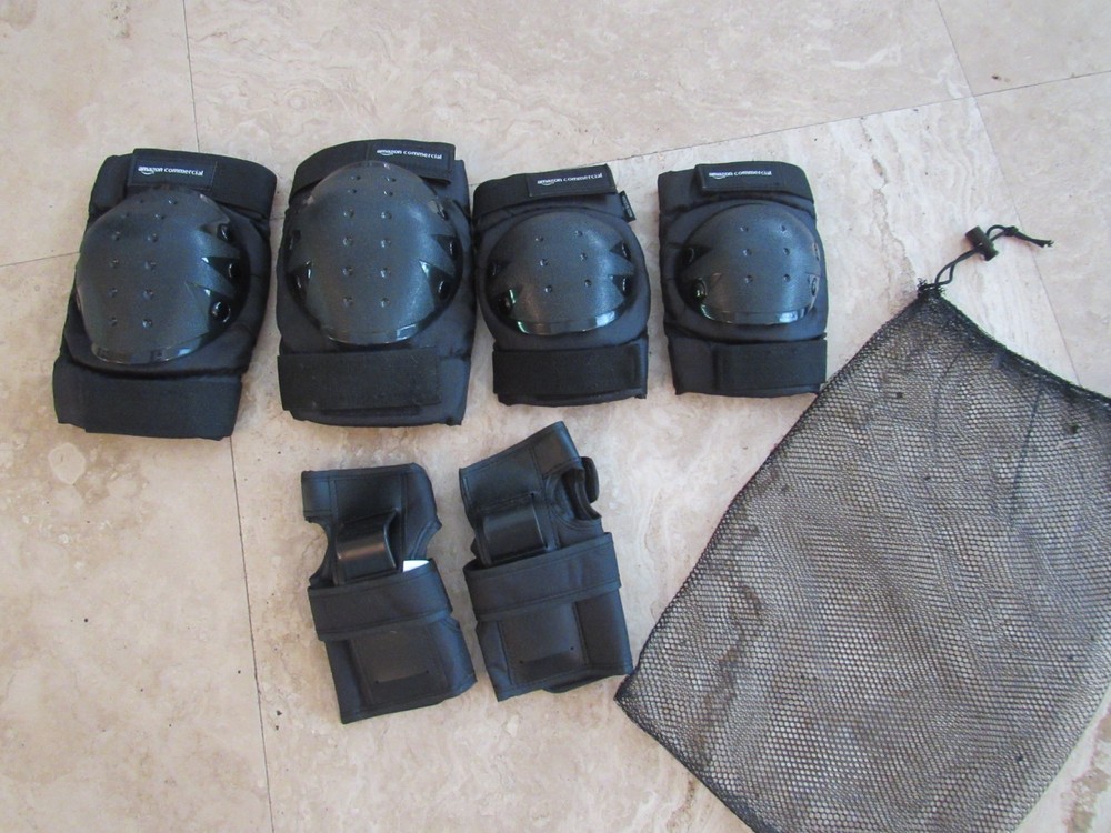 Amazon Commercial adult size M knee, elbow, wrist pads, 3 in 1, NWOT