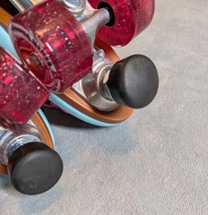 Moxi Beach Bunny Roller Skates Blue Sky Pink Sz 5 Slightly used w/Box Toe Guards