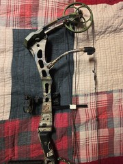 BEAR MAULER COMPOUND HUNTING BOW RIGHT HAND ARCHERY BOW REALTREE APG CAMO