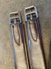 Stubben Long English Hunter Jumper Girth Brown Size 54 in Nicely Padded Elastic