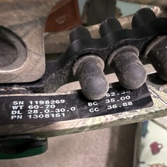 Hoyt Defiant Compound Bow 60-70lbs 28-30in RH Camo w/ Quiver, Sight