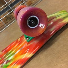 New Globe Bantam Graphic ST Tie Dye Complete Skateboard – 6in x 23in