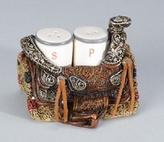 New! Western SADDLE SALT & PEPPER HOLDER & SHAKERS 4″ L x 3 1/2″ H x 4″ W