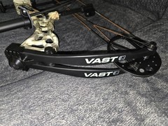 Bear Archery Vast RH Compound Bow 70lb 24-31in DL 31in Camo/Black