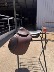 Youth English Saddle 15″ Budget Friendly. Good Condition. Maker Unknown
