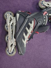 13114 Men’s Size 12 RollerBlade Aero9 Black And Silver. Pre Owned Barely Used