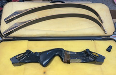 VTG Fred Bear A‑Mag Takedown Riser (16”) + #2 Limbs 65# – Bear T/D Bow – AM0 60″