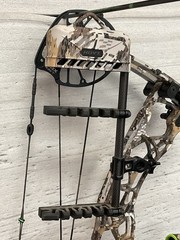 Hoyt Alpha X 33, RH, In Elevated 2 camo, 60-70 lbs