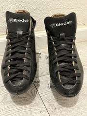 RIEDELL 595 BLACK LEATHER ROLLER SKATES MENS SIZE 9 MEDIUM NO WHEELS SOLD AS-IS