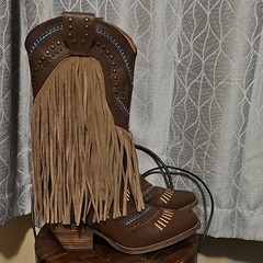 Dingo Women’s Brown Fringe Western Boots w/ Blue Stitching, US 8.5M